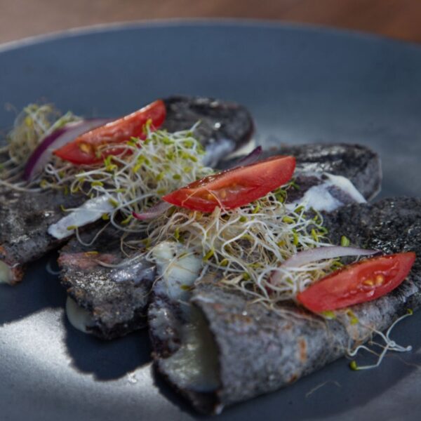 Quesadillas con hongos (huitlacoche y champiñón)